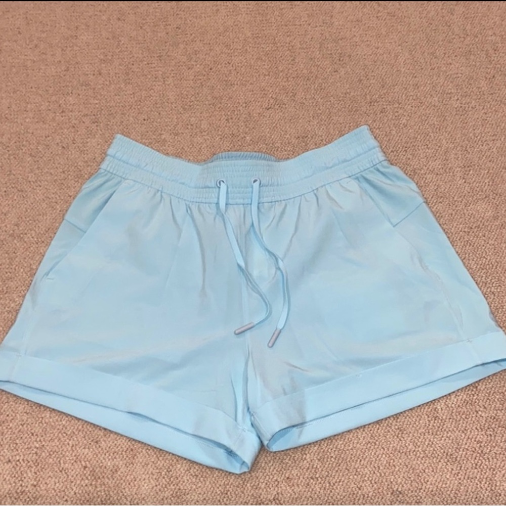 Lululemon sky/turquoise shorts size 6